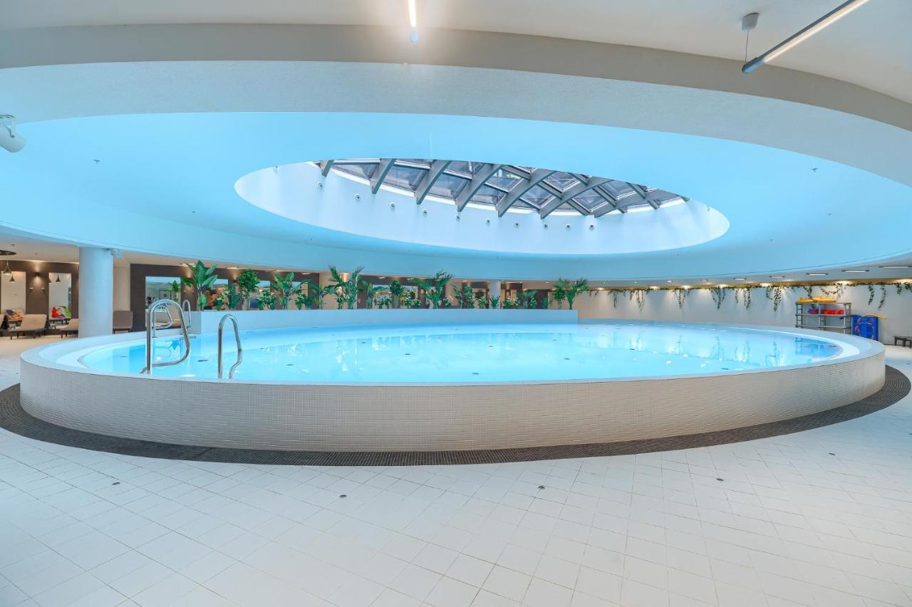 Comfy Apartments 4-5Th Floor Hanza Tower - Sauna & Pool 什切青 外观 照片